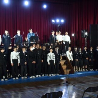 生の音楽楽しいひととき　近藤さんライブ、鶴居中生徒と合唱も【鶴居村】(2025-10-31)