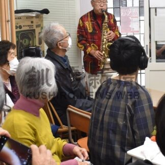 利用者や家族が楽しく交流　ＮＰＯ法人すてっぷで祭り【釧路市】(2025-11-01)