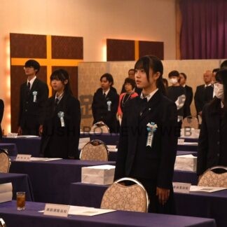 学校、生徒の活躍たたえる　釧新教育活動賞、奨学賞贈呈式【釧路市】_6(2025-11-05)