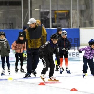 初めてのスケート「めっちゃ楽しい」　小中学生が体験会【釧路市】(2025-11-18)