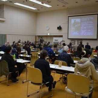 クマの生態など学ぶ　釧路で先端科学移動大学【釧路市】(2025-11-20)