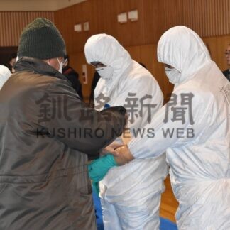 海外悪性伝染病に備え　根室振興局、防疫衣着脱など演習【根室市】(2025-11-23)