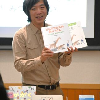 絵本で世界の面白さ伝える　編集者・田中氏招き講演【別海町】(2025-11-26)