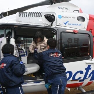 ドクターヘリの役割学ぶ　道教大附属釧路義務教育、道東初の着陸訓練【釧路市】(2025-11-28)