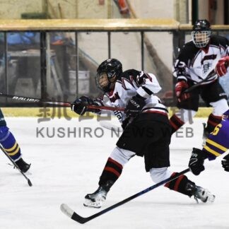 武修館が連覇達成　アイスホッケー東北海道高校大会【釧路市】(2025-12-02)