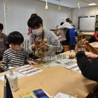 イネの穂で正月飾りに挑戦　こども遊学館で工作教室【釧路市】(2025-12-03)