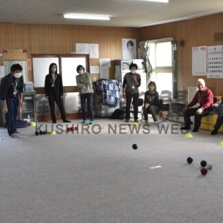 地域住民との交流楽しむ　鶴野支援学校高等部福祉科、いきいきサロンに参加【釧路市】(2025-12-13)