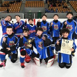 昭和、小学３年以上の部優勝　ユナイテッドＡ、小学２年以下の部Ｖ　アイホスポ財杯　(2025-12-16)