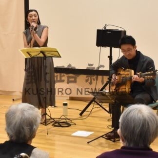 佐々木さん夫婦の歌声響く　ときわ台ヒルズコンサート【釧路市】(2025-12-18)