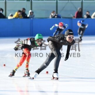 釧根児童 氷上駆ける　全道小・中学生スピードスケート競技大会【釧路市】_1(2025-12-22)