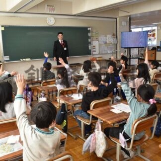 年賀状できたよ！   清明小児童が体験【釧路市】(2025-12-24)