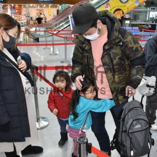 家族との別れ惜しむ　釧路空港など各交通機関、Ｕターンラッシュ【釧路市】(2026-01-05)