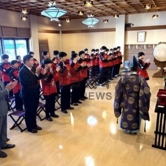 鳥取中アイスホッケー部、全国大会に向け必勝祈願【釧路市】(2026-01-11)