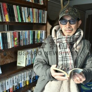 古本 ２００円均一で販売　ツルイの小屋、多彩な文庫ずらり【鶴居村】(2026-01-13)