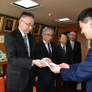 タイガ・ココアに４４０万円　釧路市動物園協会、市に最後の寄付【釧路市】(2026-01-15)