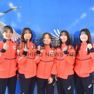 五輪アイホ活躍誓う　Ｄａｉｓｈｉｎ釧路在住選手が出発【釧路市】(2026-01-18)