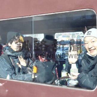 おもてなしに乗客笑顔　ＳＬ冬の湿原号運行開始【釧路市】_1(2026-01-19)