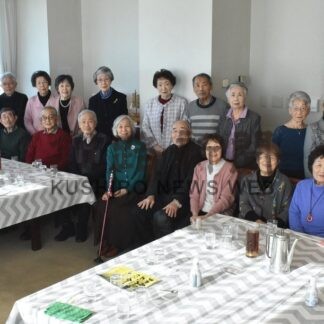 会食しながら思い出話に花　釧江南高同期会【釧路市】(2026-02-07)