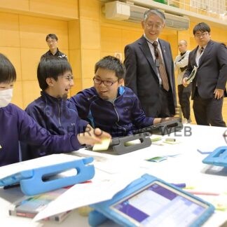 短歌題材に「想像」育む　厚床小中で教育長特別授業【根室市】(2026-02-17)